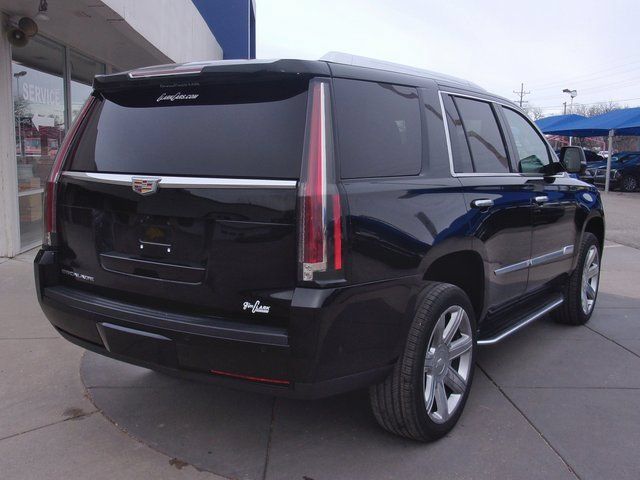 Used 2020 Cadillac Escalade Premium Luxury AWD/4WD image 19