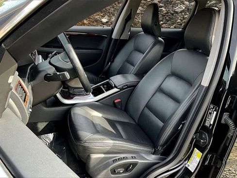 Used 2013 Volvo XC70 3.2 image 21