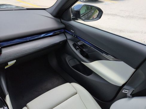 New 2027 BMW 530i RWD image 17