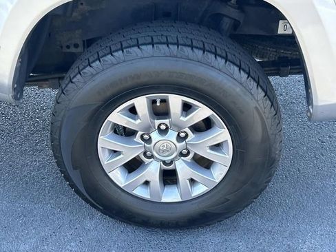Used 2019 Toyota Tacoma SR5 image 13
