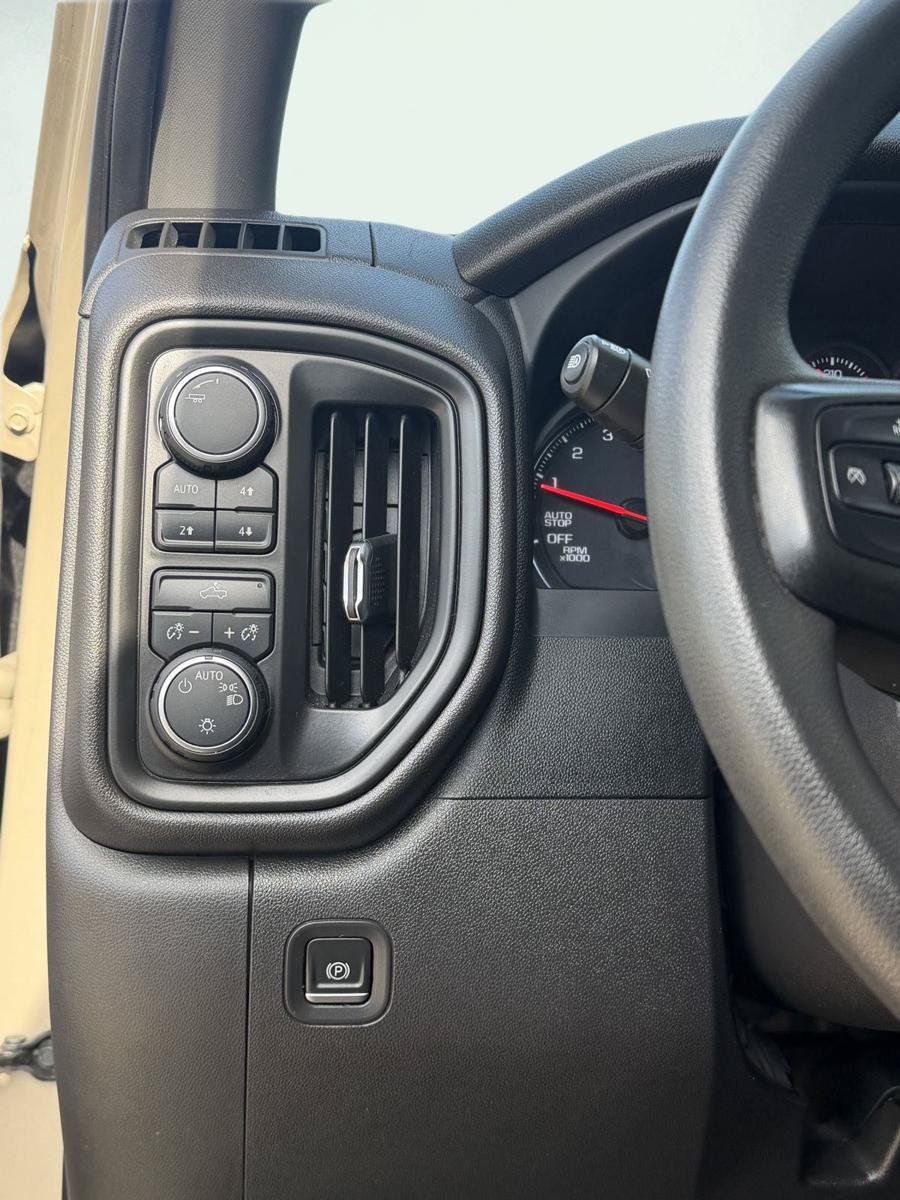 Used 2023 Chevrolet Silverado 1500 Custom Trail Boss AWD/4WD image 5