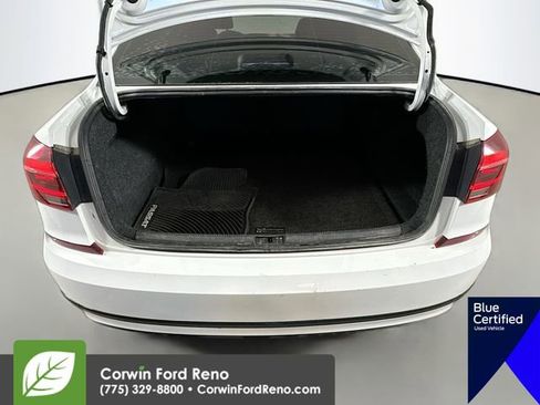 Used 2018 Volkswagen Passat 3.6 image 29