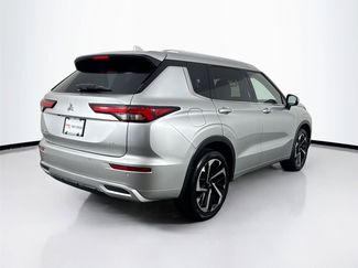 Used 2024 Mitsubishi Outlander SEL FWD video 2
