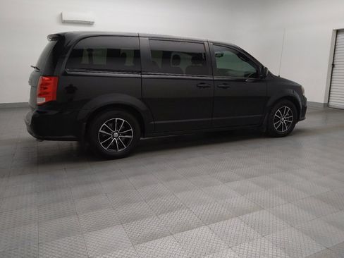 Used 2018 Dodge Grand Caravan SE image 10