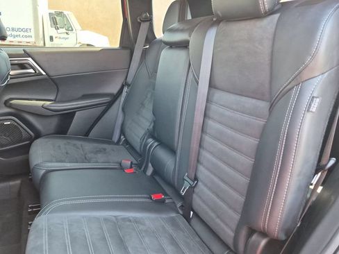 Used 2025 Mitsubishi Outlander SE AWD/4WD image 28