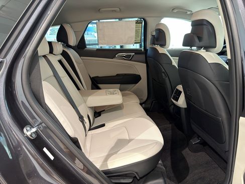 Certified 2026 Kia Sportage EX FWD image 22