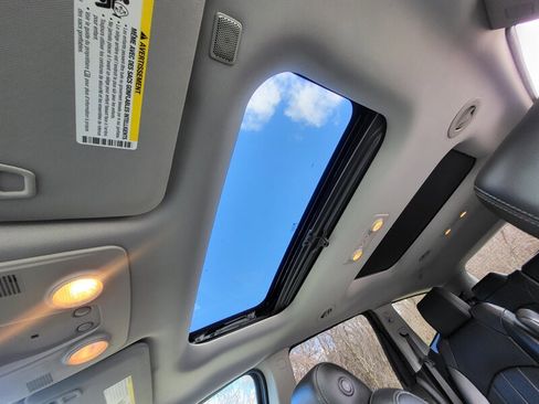 Used 2016 Chevrolet Traverse LTZ image 21