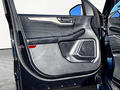 Certified 2022 Ford Escape SE w/ Cold Weather Package image 23