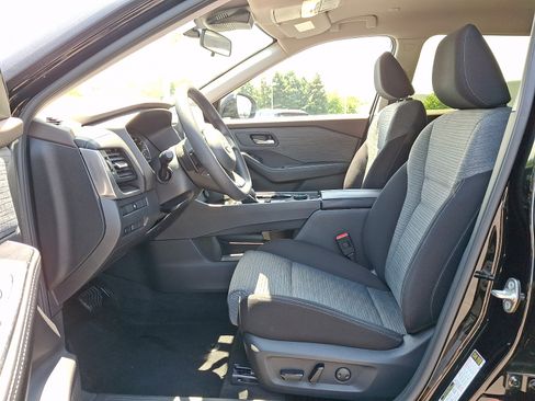 Certified 2023 Nissan Rogue SV AWD/4WD image 13
