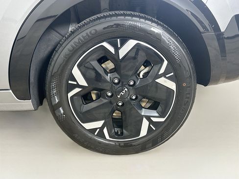Used 2023 Kia Niro Wind w/ Wind Preserve Package FWD image 11