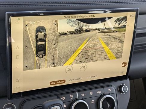 Used 2026 Land Rover Defender 110 X-Dynamic SE image 24