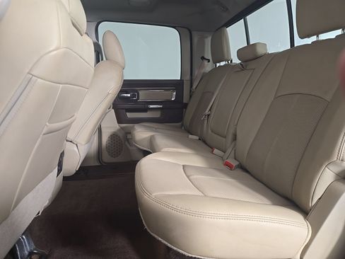 Used 2018 RAM 1500 Laramie w/ Convenience Group AWD/4WD image 12