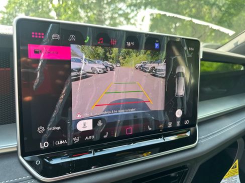 New 2026 Volkswagen Tiguan SE R-Line AWD/4WD image 14