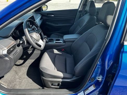 Used 2025 Nissan Altima 2.5 SV FWD image 15