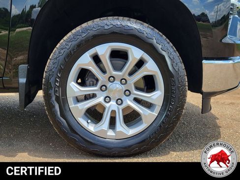 Used 2024 Chevrolet Silverado 1500 LTZ AWD/4WD image 12