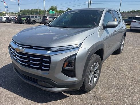 Used 2025 Chevrolet Equinox LT FWD image 1