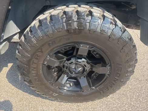 Used 2008 Jeep Wrangler Unlimited Sahara w/ Dual Top Group image 12