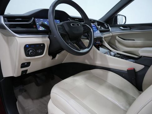 Used 2022 Jeep Grand Cherokee Limited 4xe image 11