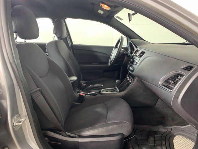 Used 2013 Chrysler 200 LX FWD image 17