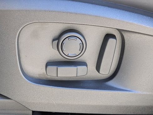 New 2026 Land Rover Defender 110 X-Dynamic SE image 21