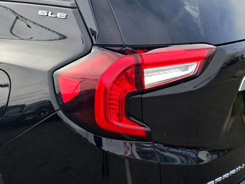 Used 2024 GMC Terrain SLE image 28