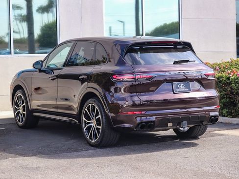 Used 2023 Porsche Cayenne AWD/4WD image 6