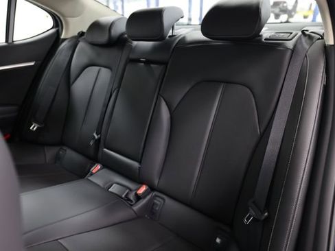 Used 2026 Genesis G70 2.5T image 29