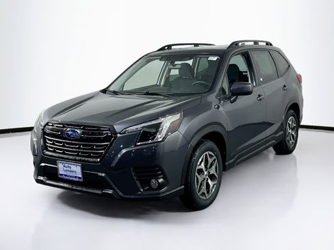 Used 2023 Subaru Forester Premium image 1
