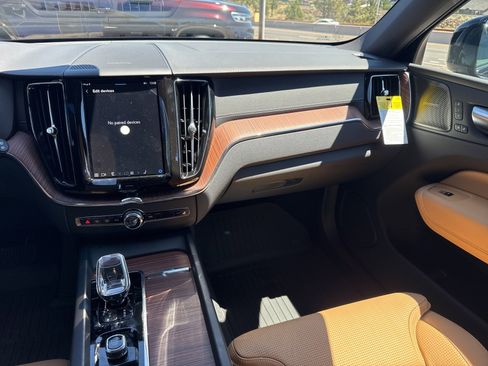 Certified 2025 Volvo XC60 B5 Ultra w/ Protection Package Premier image 20