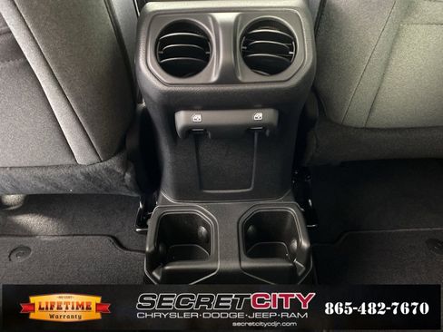 New 2025 Jeep Gladiator Sport image 25