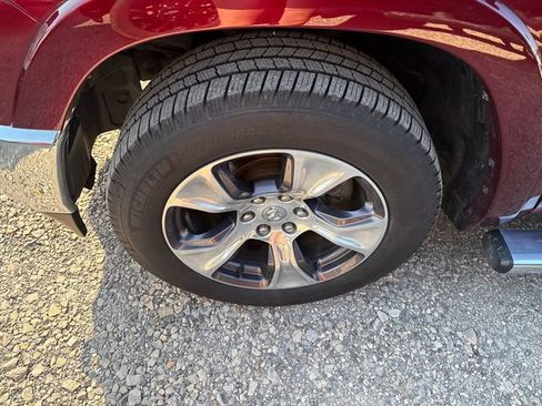 Used 2019 RAM 1500 Laramie AWD/4WD image 6