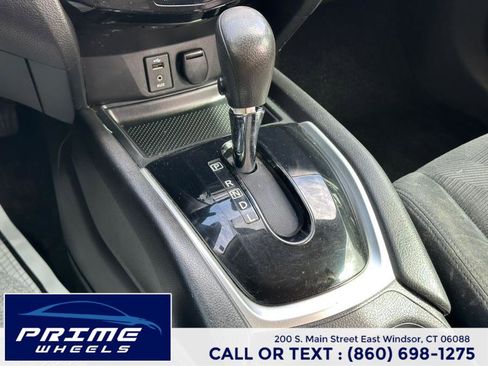 Used 2014 Nissan Rogue SV image 20