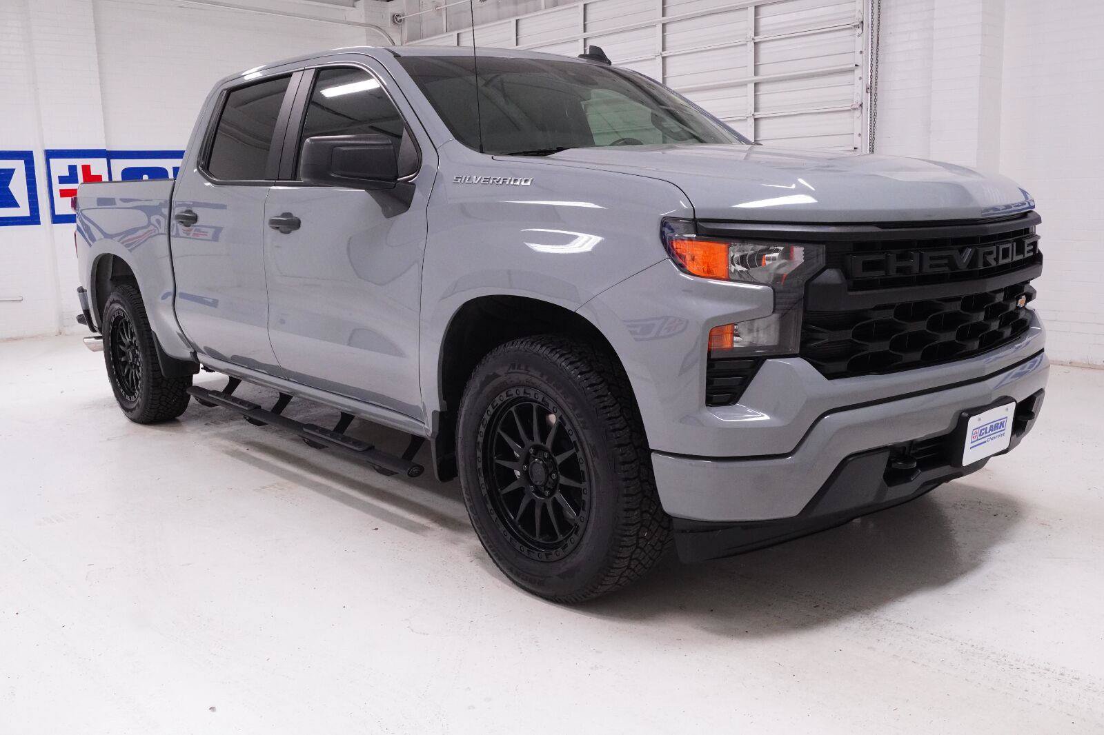 Used 2024 Chevrolet Silverado 1500 Custom RWD image 3