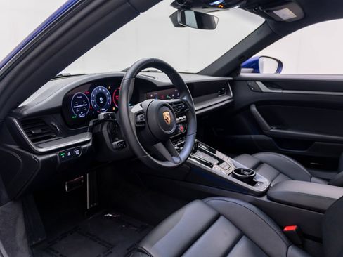 Certified 2025 Porsche 911 Carrera RWD image 4