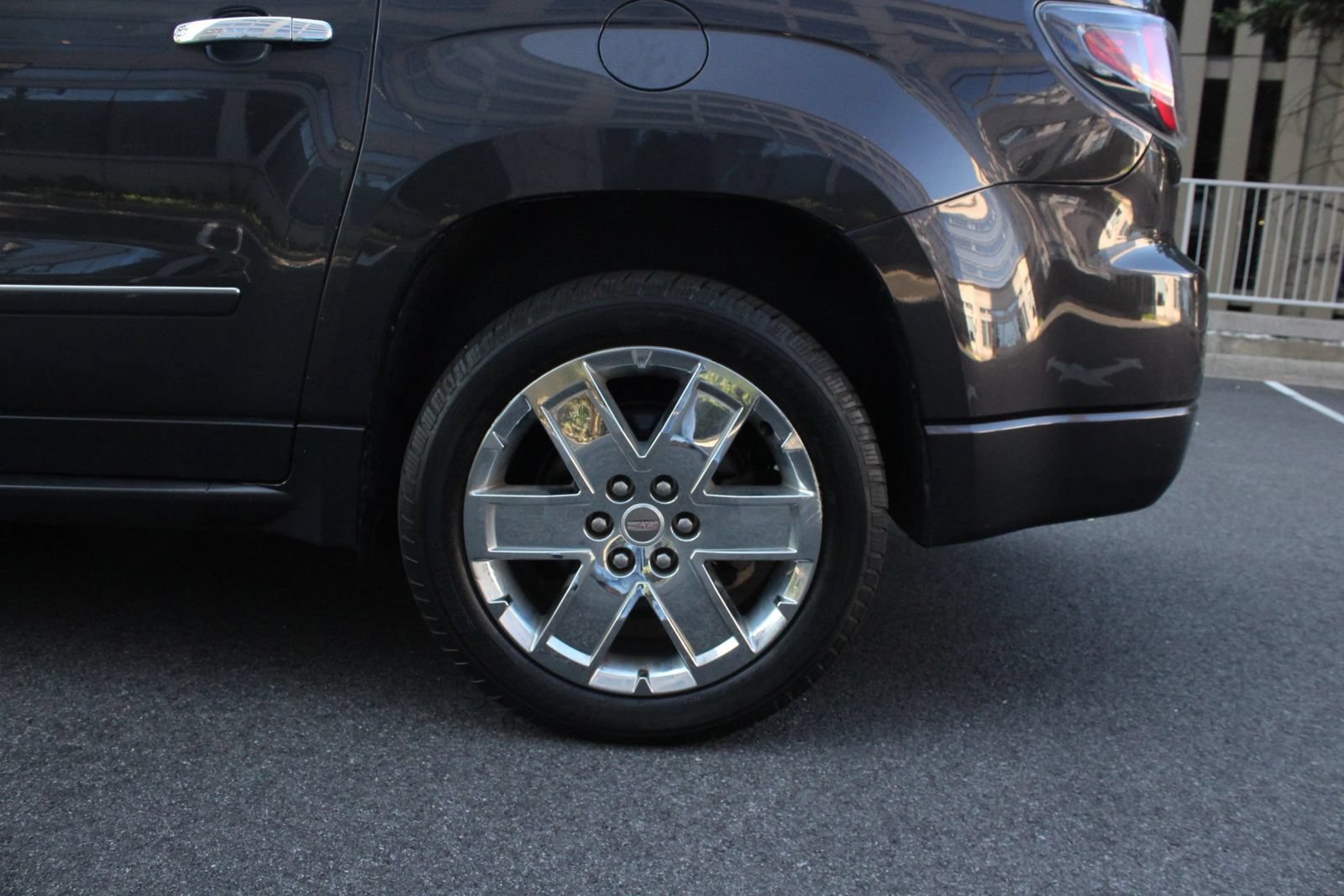 Used 2016 GMC Acadia Denali AWD/4WD image 10