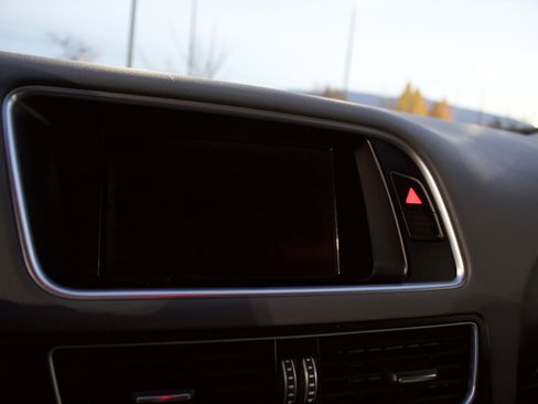 Used 2017 Audi Q5 2.0T Premium Plus w/ Technology Package image 22