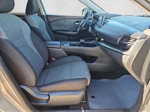 Used 2022 Nissan Rogue SV image 21