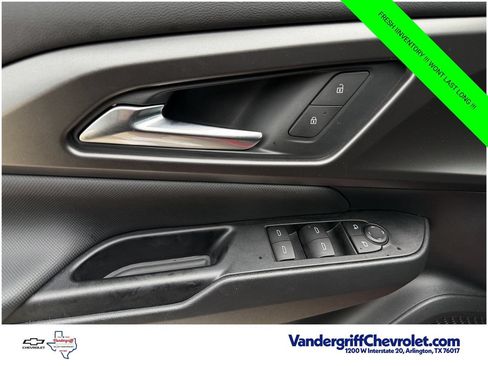 Used 2025 Chevrolet Equinox EV LT FWD image 22