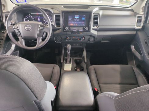 Used 2023 Nissan Frontier SV image 17