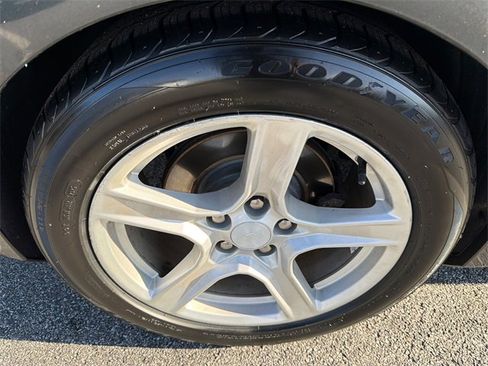 Used 2018 Chevrolet Camaro LT image 16
