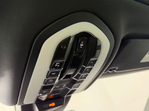 Used 2025 Porsche Macan GTS image 27