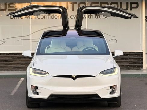 Used 2019 Tesla Model X Long Range AWD/4WD image 2