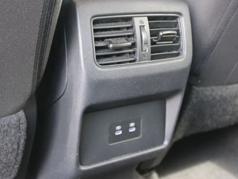 Used 2024 Nissan Rogue SV AWD/4WD image 26