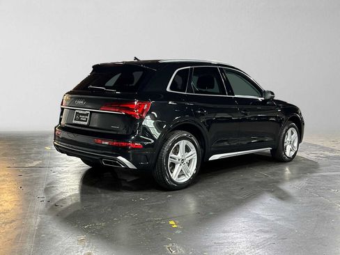 Used 2024 Audi Q5 e Premium w/ Convenience Package AWD/4WD image 3