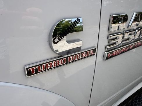 Used 2018 RAM 3500 Laramie w/ Convenience Group AWD/4WD image 12