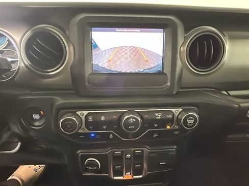 Used 2023 Jeep Wrangler Unlimited w/ Cold Weather Group AWD/4WD image 24