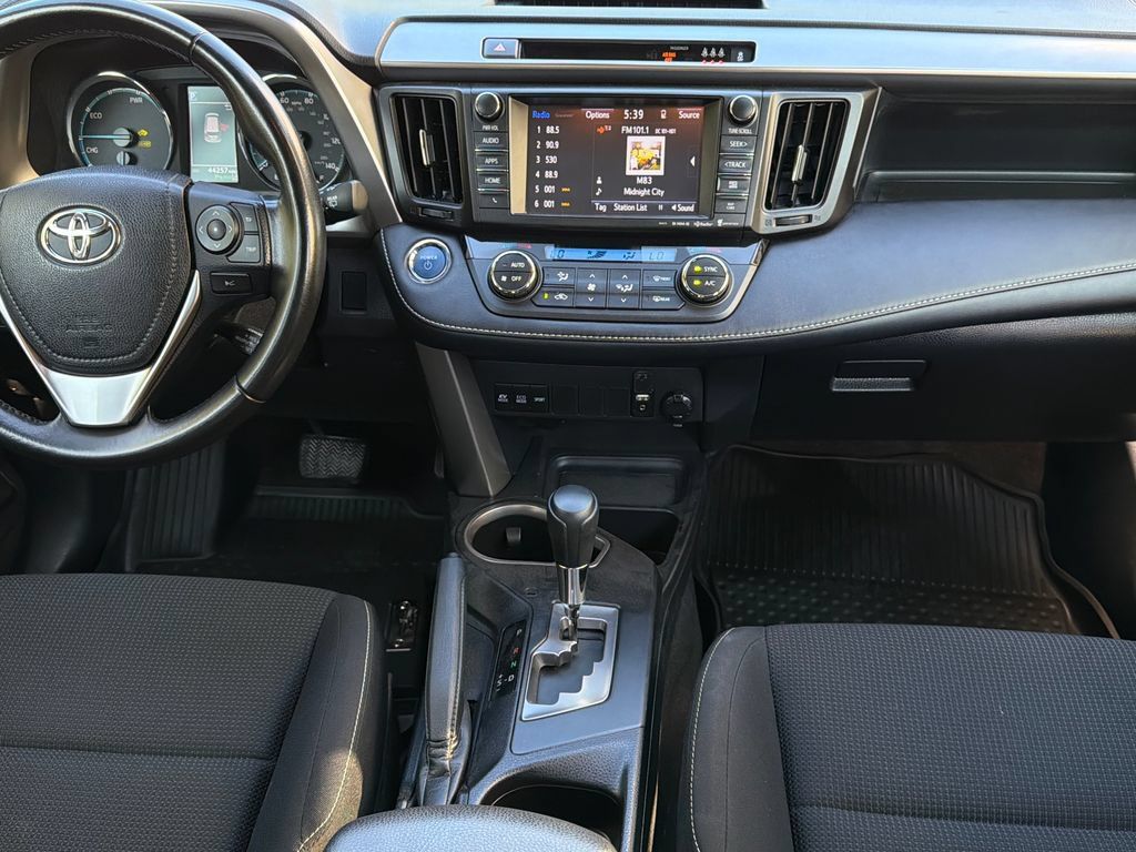 Used 2017 Toyota RAV4 XLE w/ Convenience Package AWD/4WD image 16