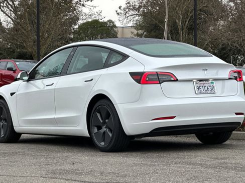 Used 2023 Tesla Model 3 Standard Range image 6