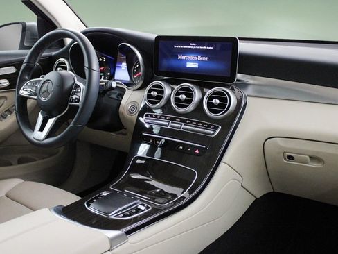 Used 2022 Mercedes-Benz GLC 300 image 21