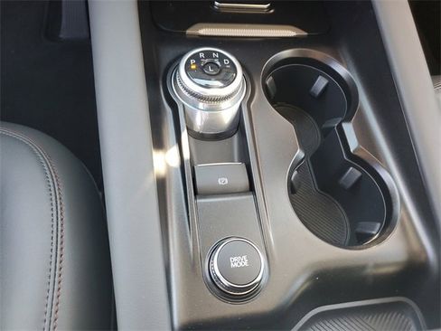 Used 2025 Ford Explorer Active w/ Active Comfort Package image 27